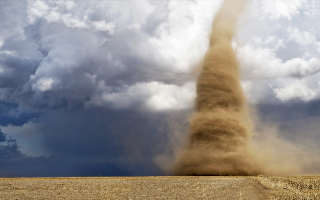 Fondo de landing Tornado
